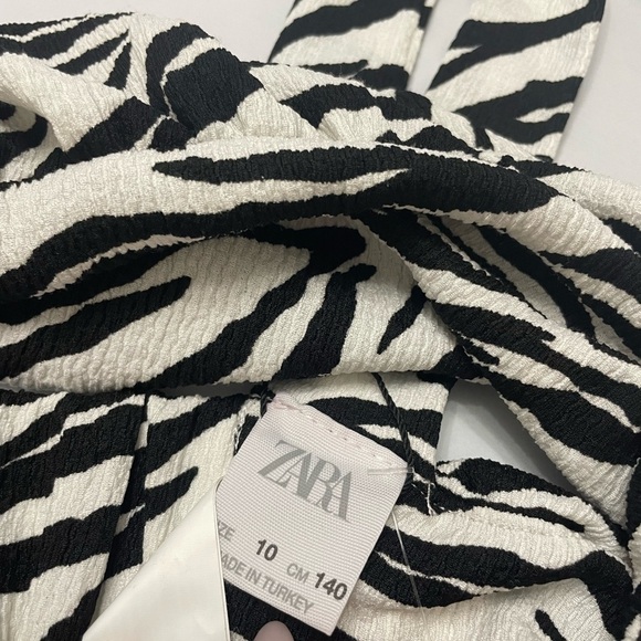 TEXTURED ANIMAL PRINT CROP
TOP - Black |ZARA Angola girls too - Picture 3 of 4